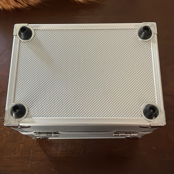 Stainless steel case with numeric lock - Picture 4 of 12